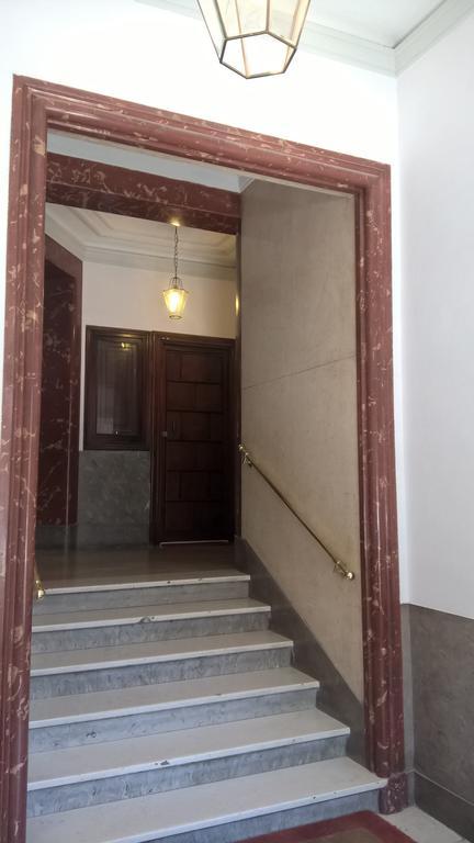 Around The Corner Colosseo B&B Рим Номер фото